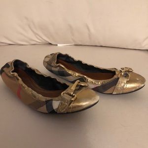 Burberry buckle Flats